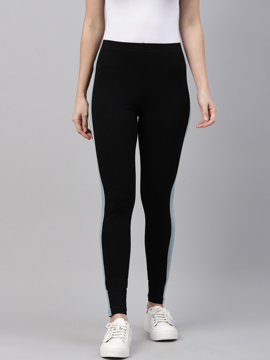 

Go Colors Women Black Slim Fit High-Rise Trousers