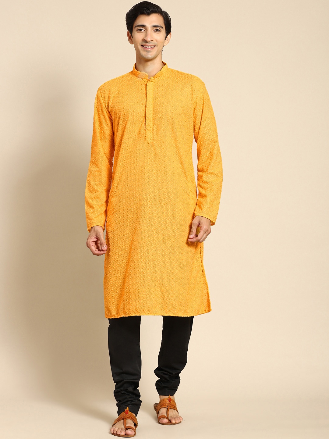 

RAJUBHAI HARGOVINDAS Men Yellow Cotton Embroidered Chikankari Kurta