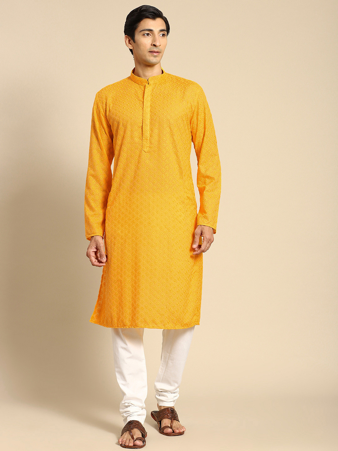 

RAJUBHAI HARGOVINDAS Men Yellow Cotton Embroidered Chikankari Kurta