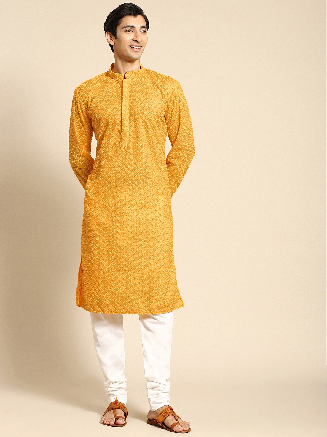 

RAJUBHAI HARGOVINDAS Men Yellow Cotton Embroidered Chikankari Kurta