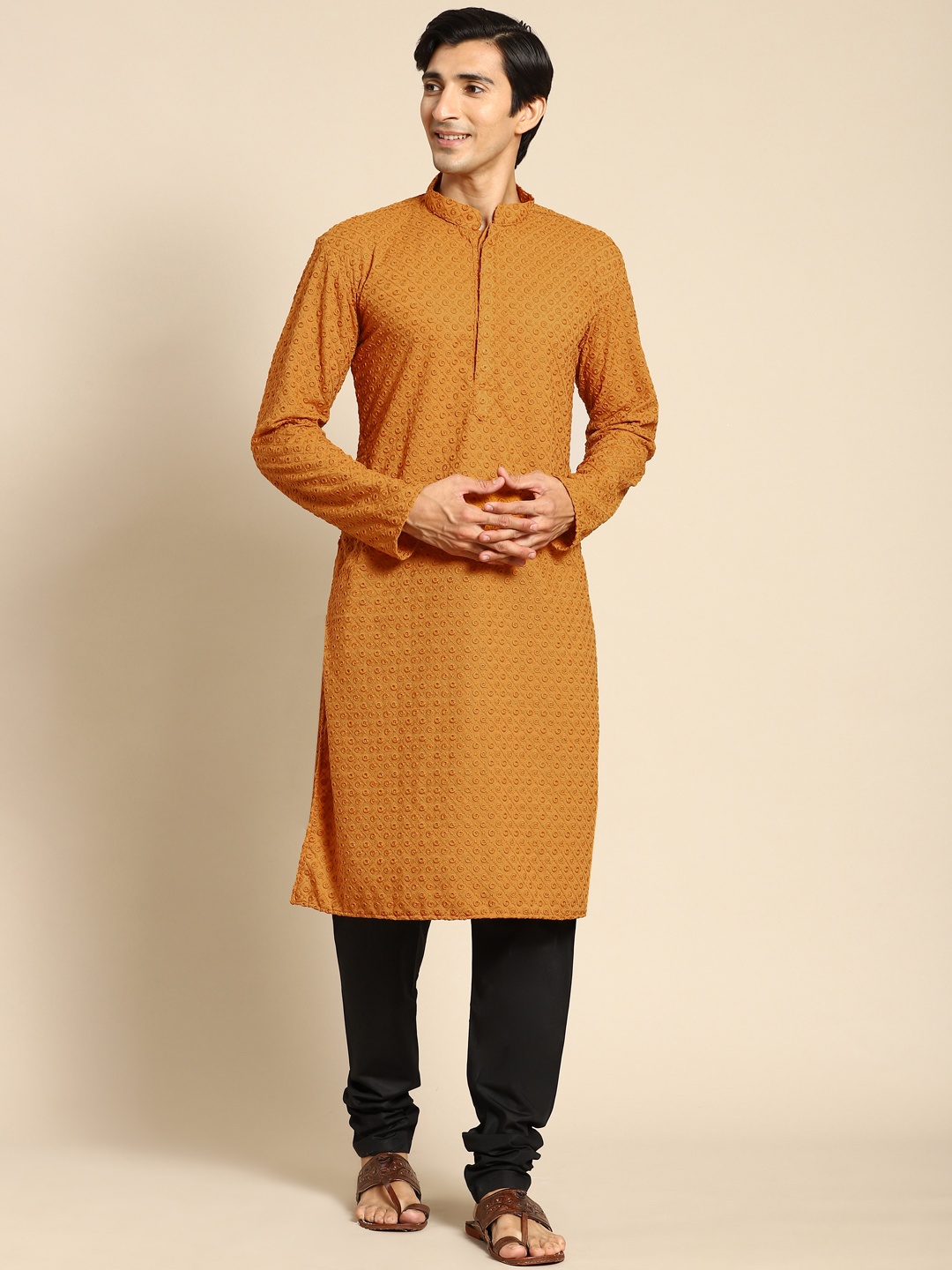 

RAJUBHAI HARGOVINDAS Men Mustard Yellow Cotton Embroidered Chikankari Kurta