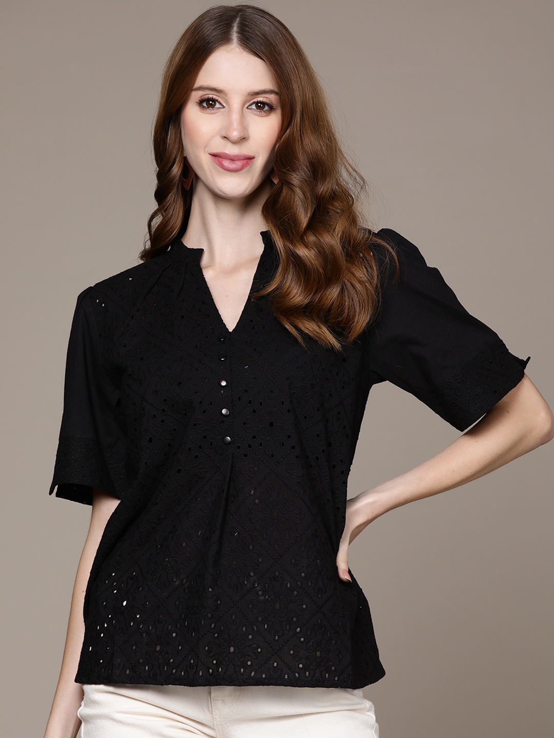 

Ishin Black Mandarin Collar Shirt Style Top