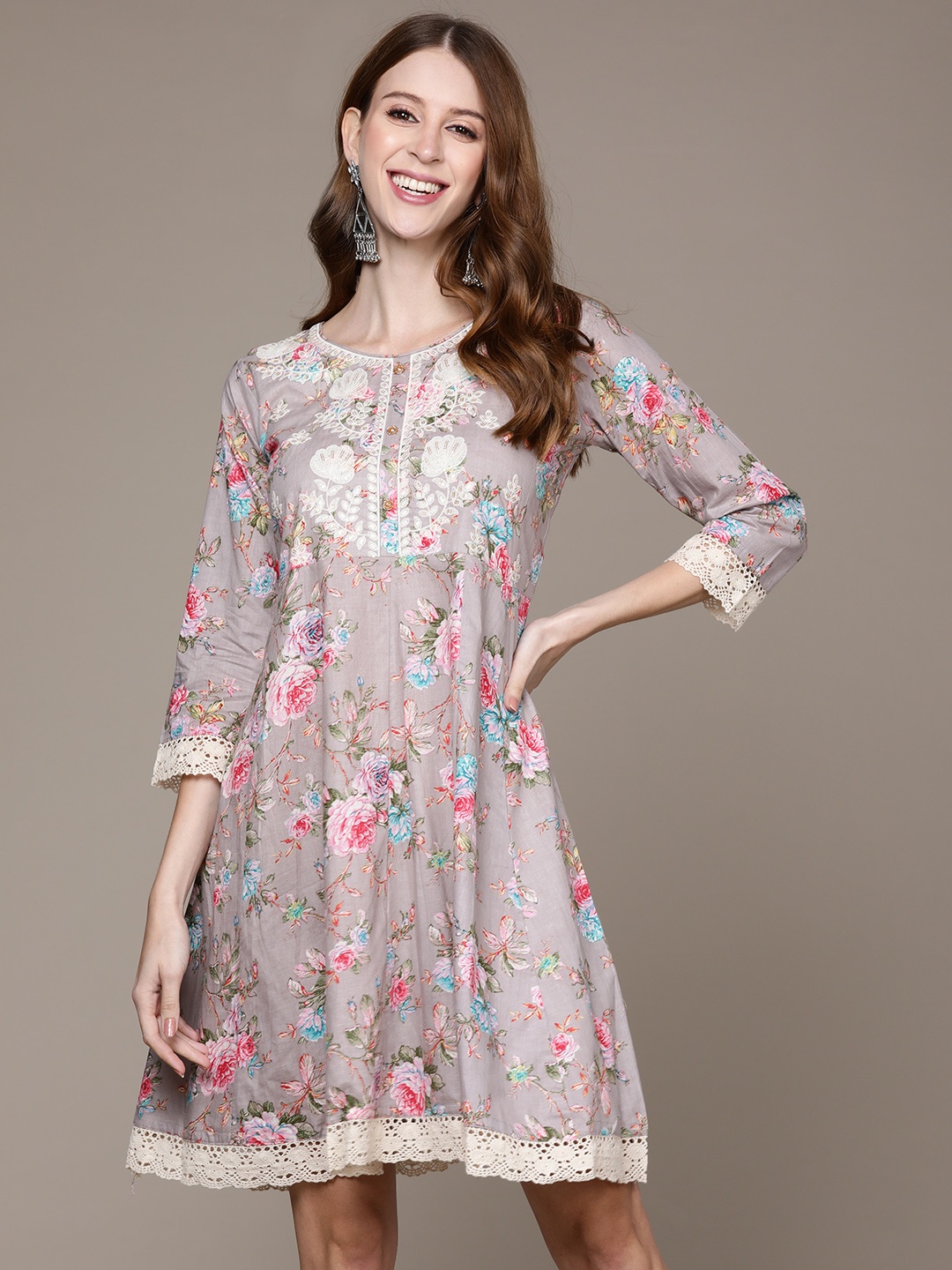 

Ishin Grey & White Floral A-Line Dress