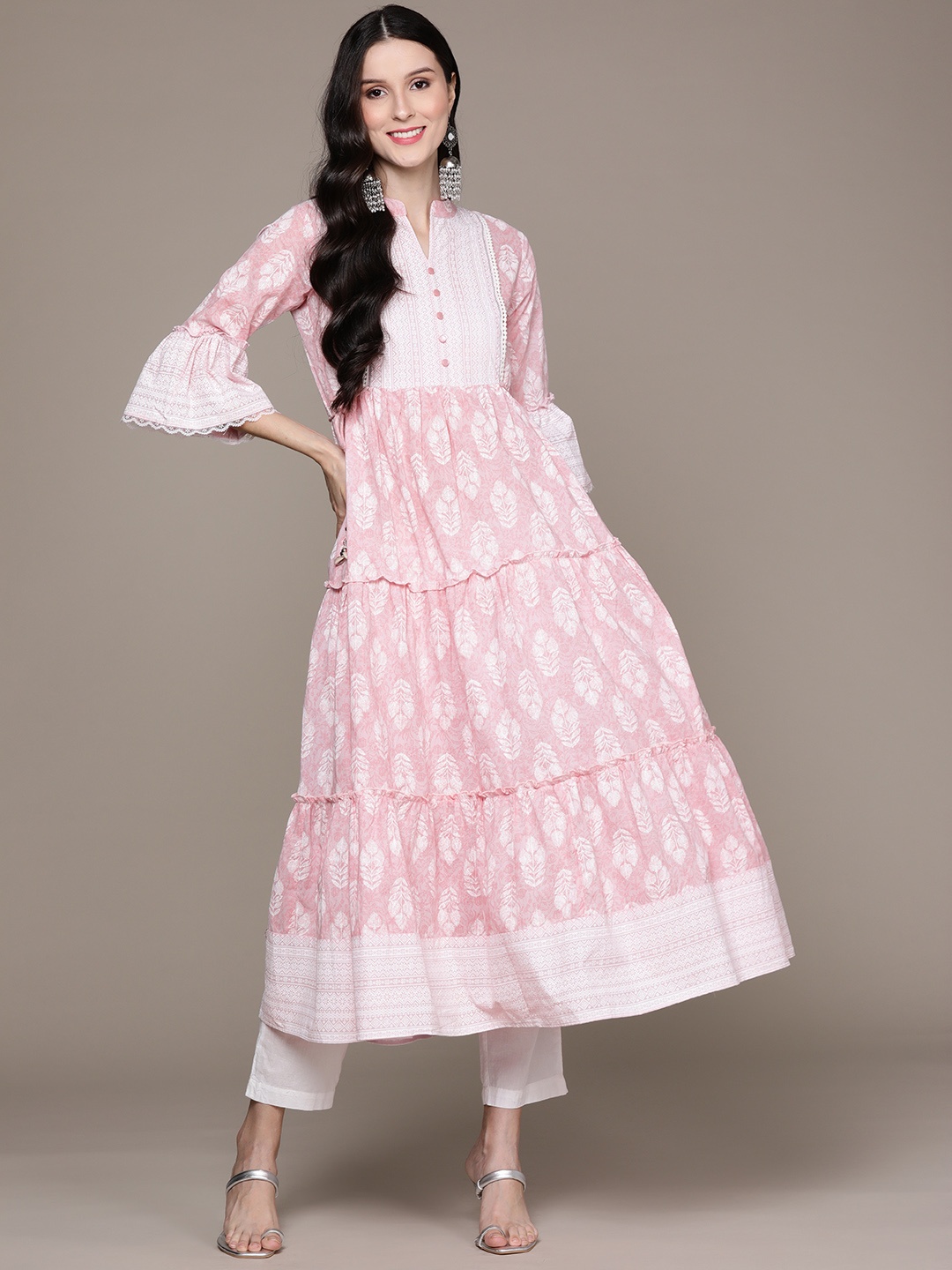 

Ishin Women Pink & White Ethnic Motifs Printed Bell Sleeves Pastels Kurta