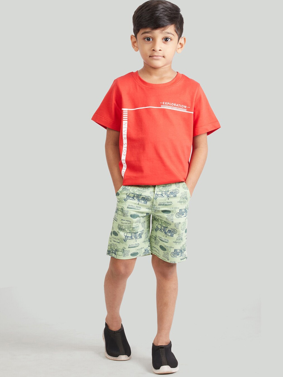 

Zalio Boys Red & Green Printed T-shirt with Shorts