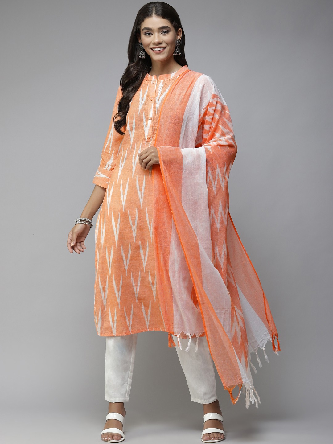 

Yufta Women Orange Printed Pure Cotton Kurta with Trousers & With Dupatta