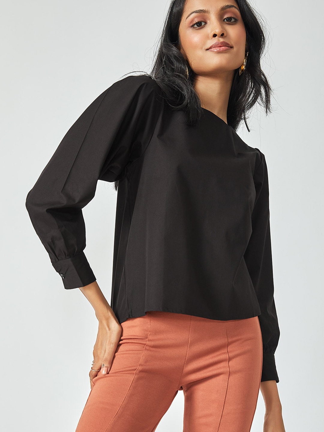 

The Label Life Black Solid Balloon Sleeve Top
