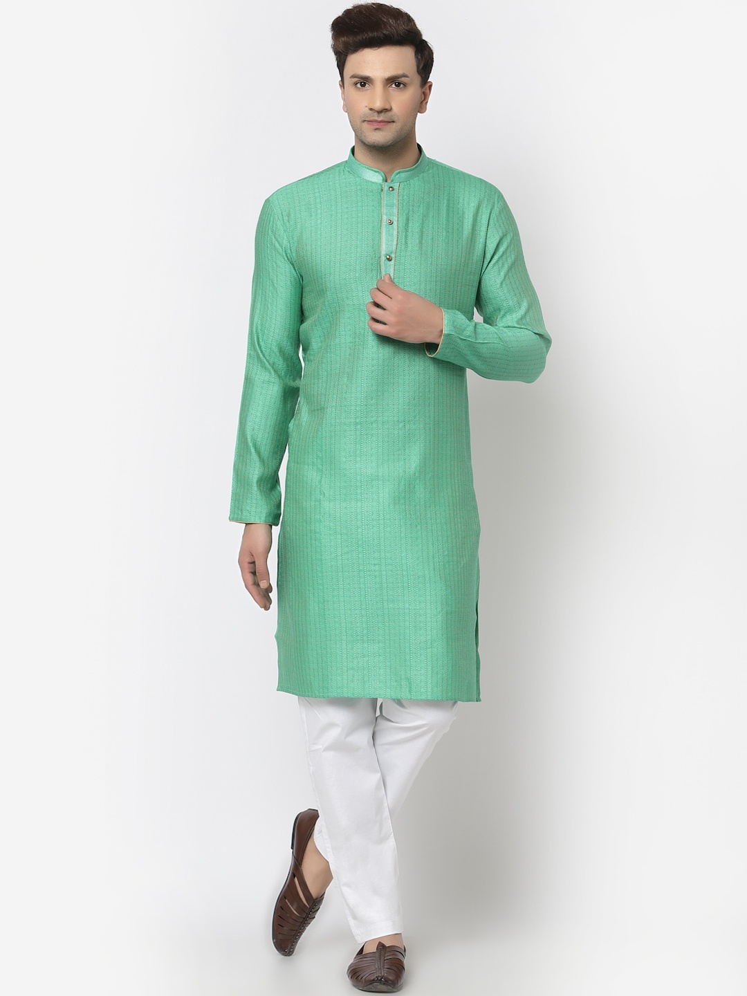 

Chitwan Mohan Men Sea Green Kurta with Pyjamas