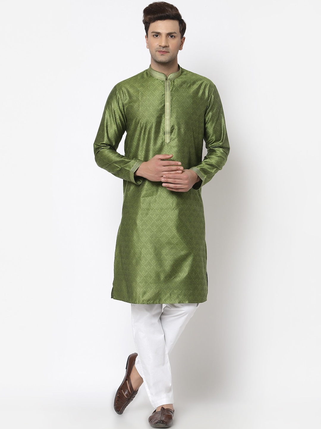 

Chitwan Mohan Men Green Layered Kurta with Pyjamas