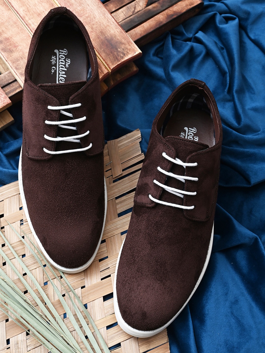 

Roadster Men Brown Woven Design PU Sneakers