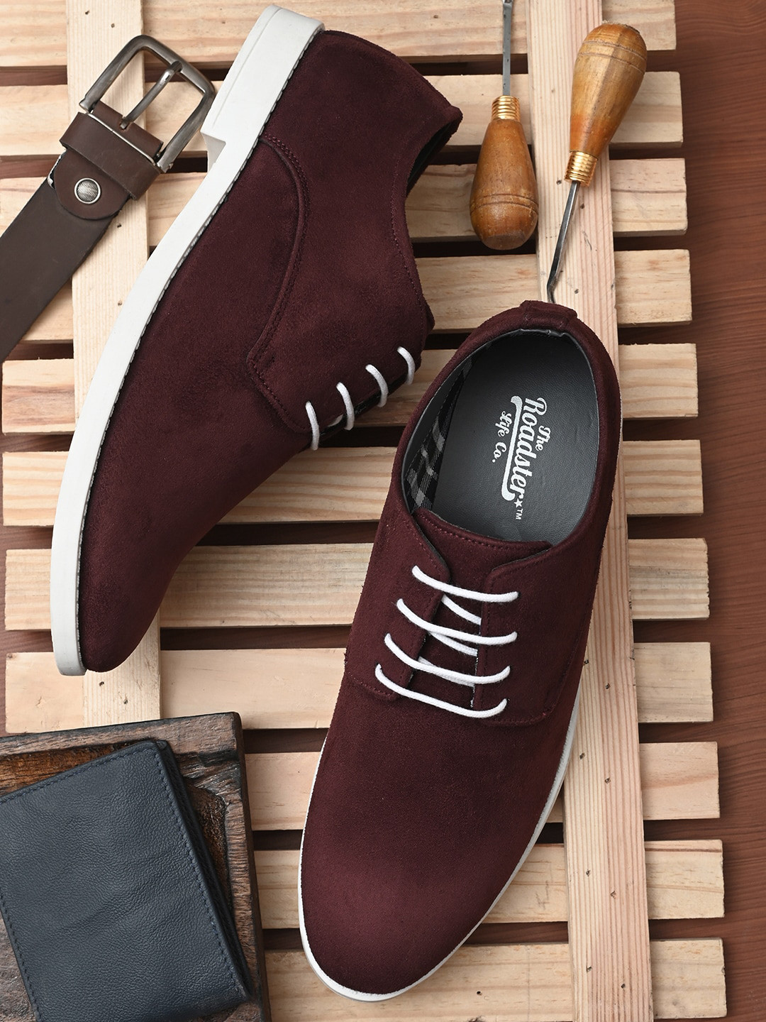 

Roadster Men Maroon PU Derbys