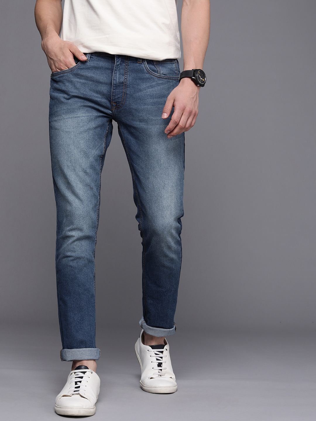 

WROGN Men Blue Slim Fit Heavy Fade Stretchable Jeans
