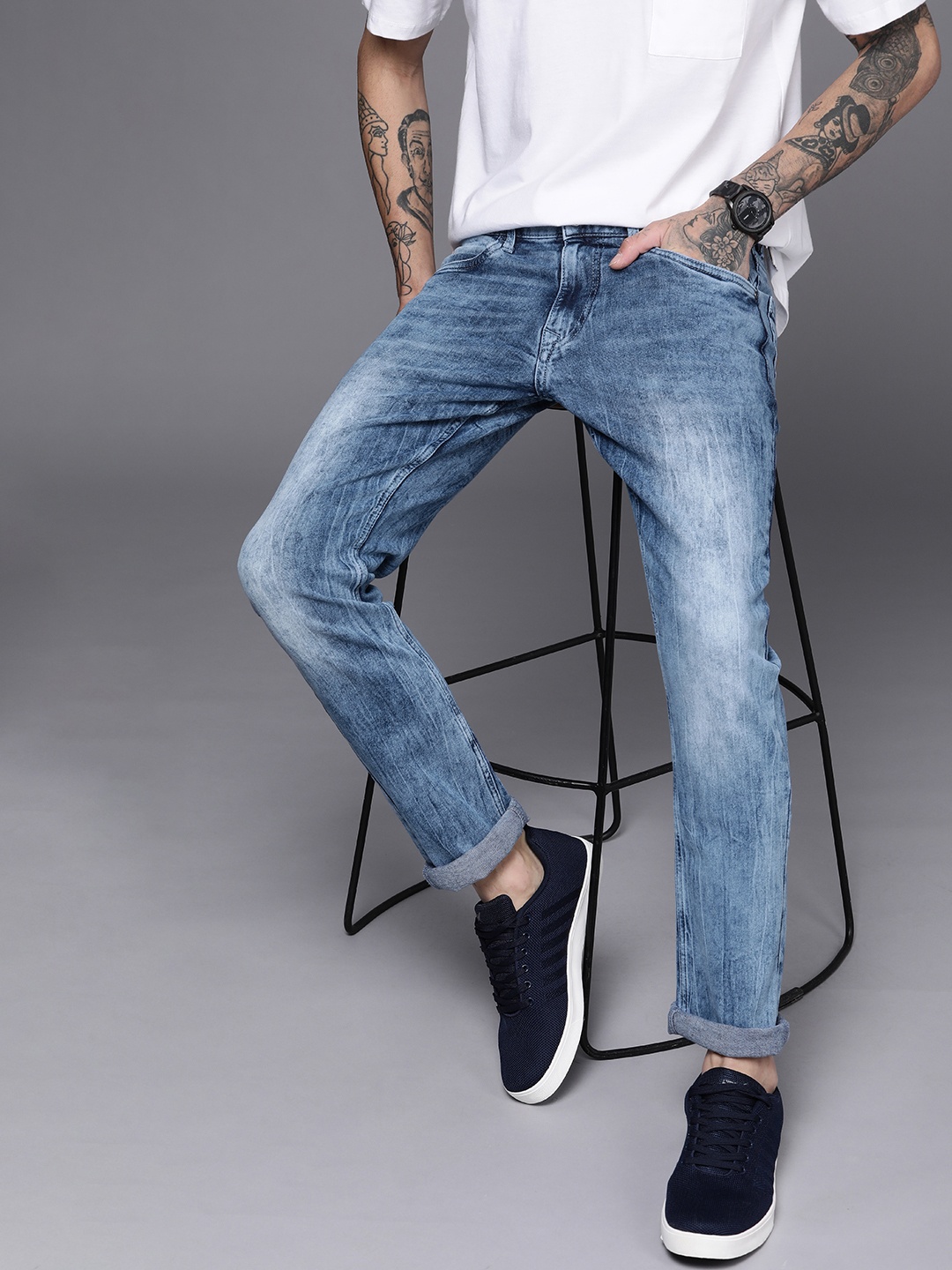 

WROGN Men Blue Slim Fit Mid-Rise Light Fade Stretchable Jeans