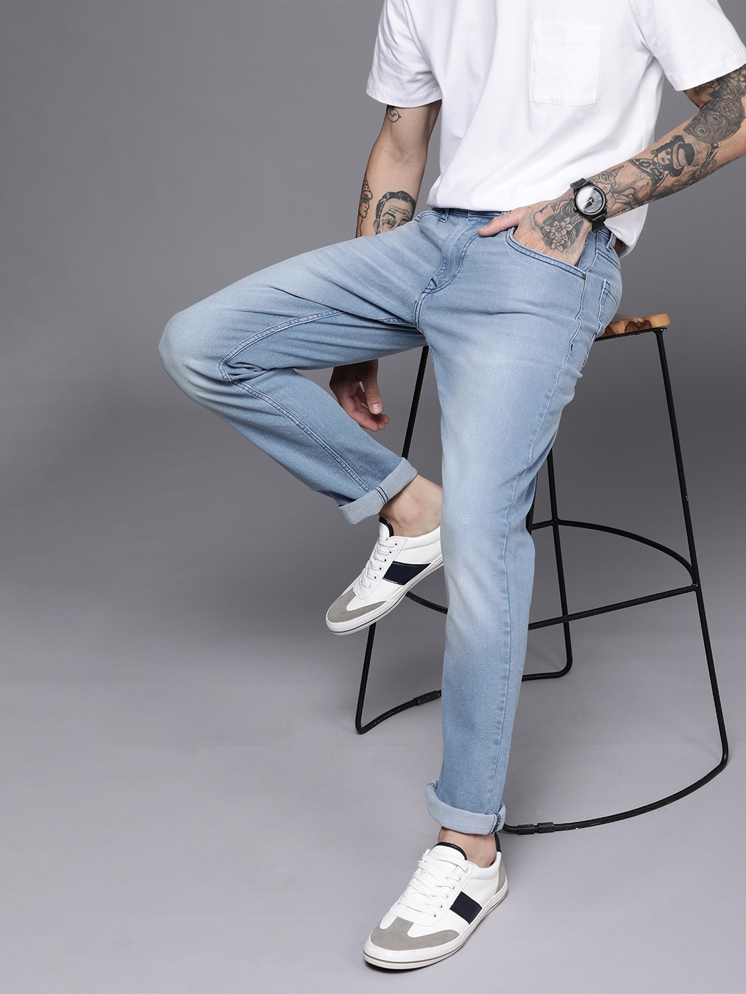 

WROGN Men Blue Slim Fit Mid-Rise Light Fade Stretchable Jeans