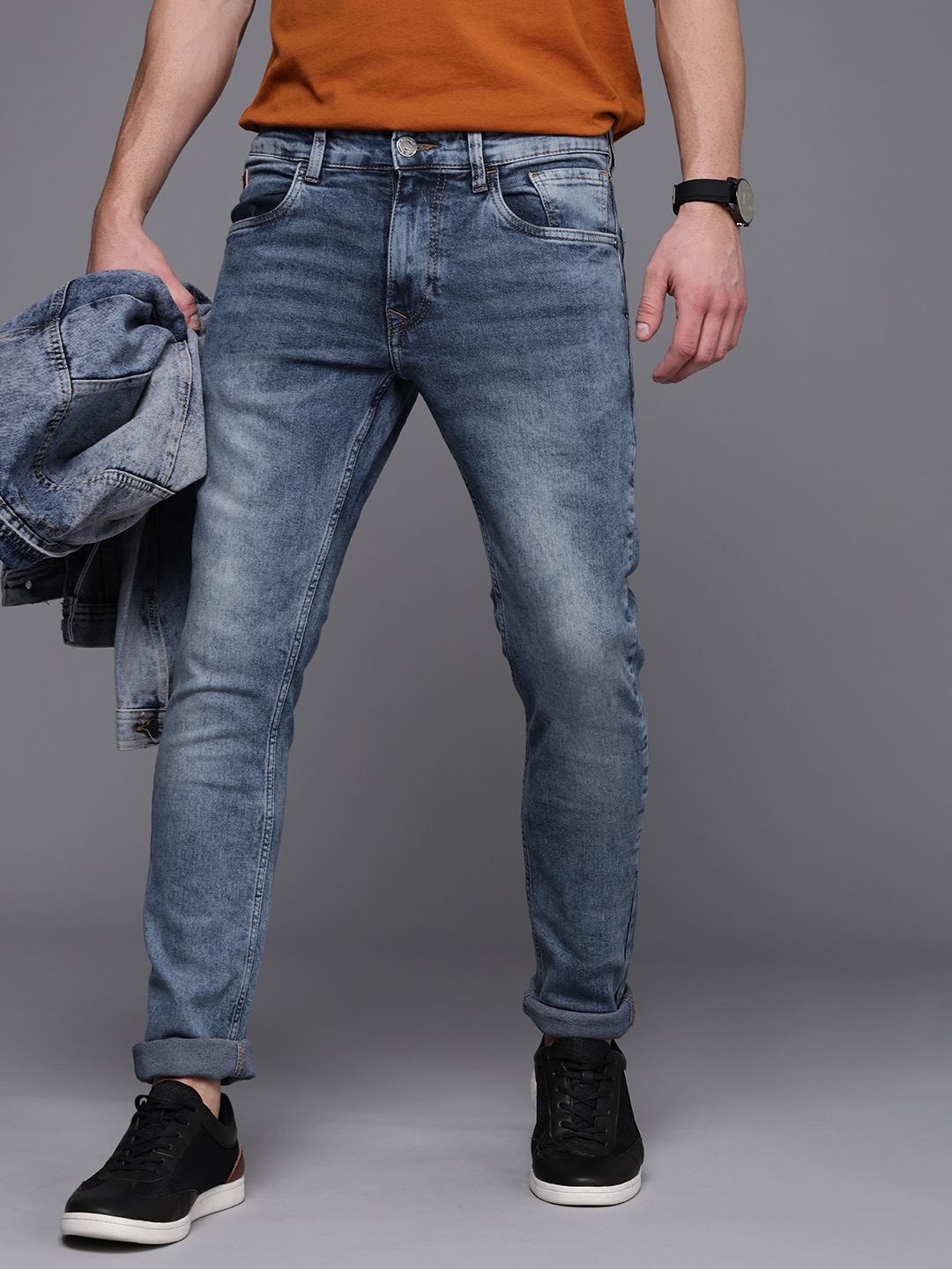 

WROGN Men Blue Heavy Fade Stretchable Slim Fit Casual Jeans