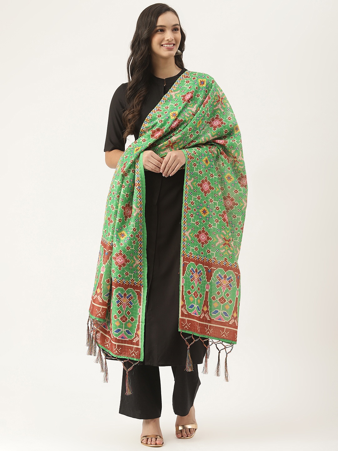 

VAABA Green & Maroon Ethnic Motifs Printed Dupatta