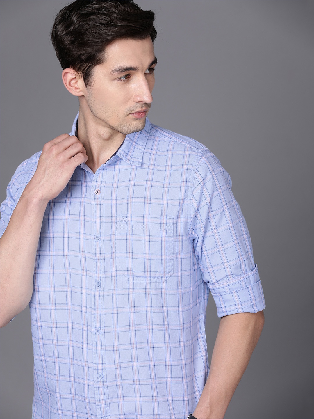

WROGN Men Blue Slim Fit Checked Casual Shirt