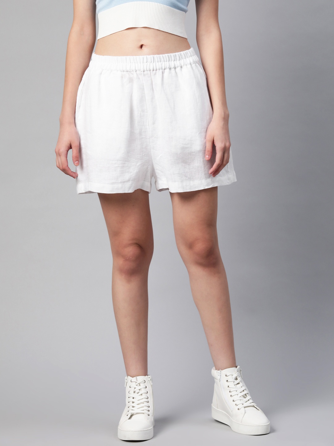 

VARUSHKA Women White Solid Wide Leg Shorts