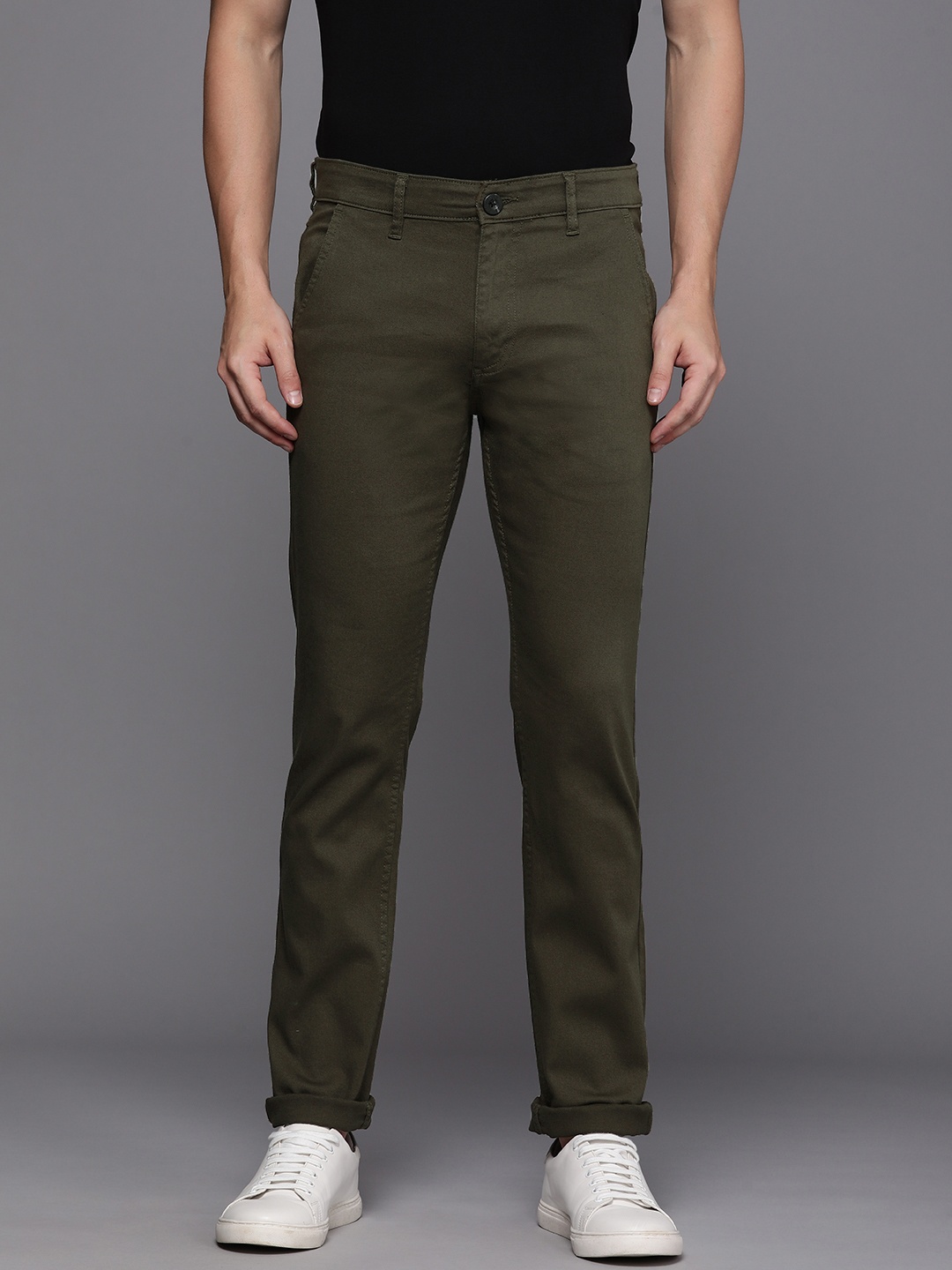 

WROGN Men Olive Green Textured Slim Fit Trousers