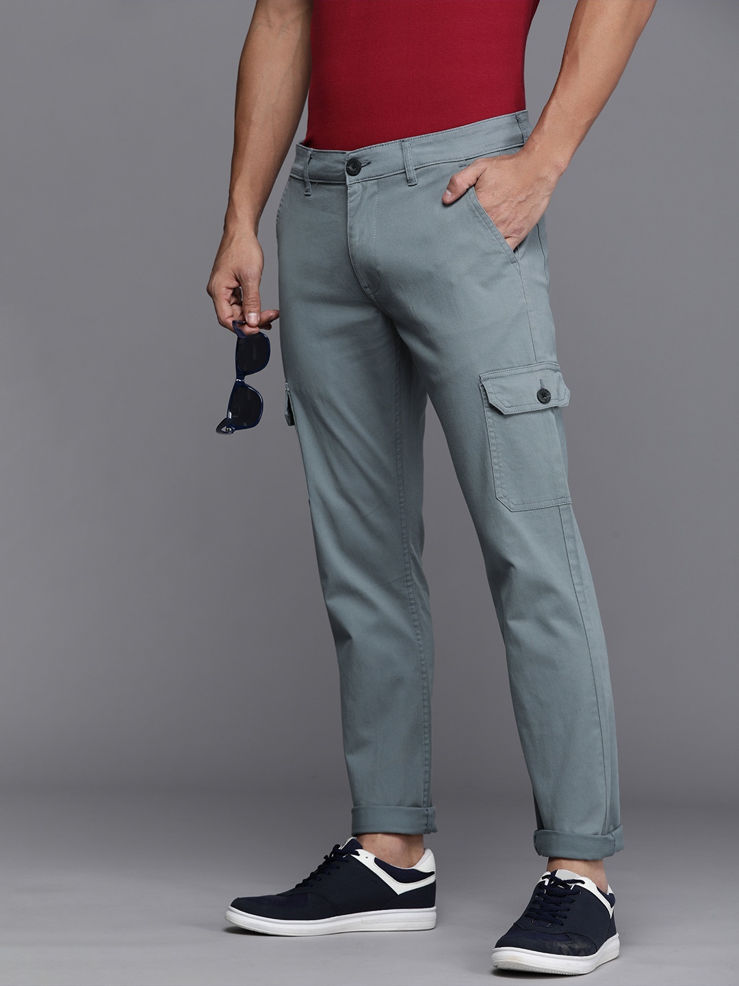 

WROGN Men Slim Fit Cargos, Grey