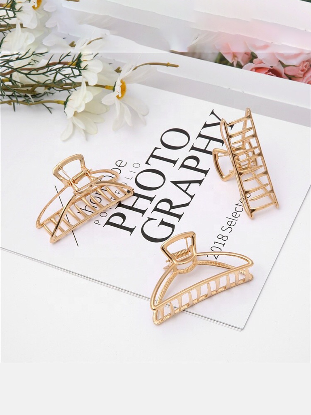 

Krelin Women Gold-Toned Set of 3 Claw Clip