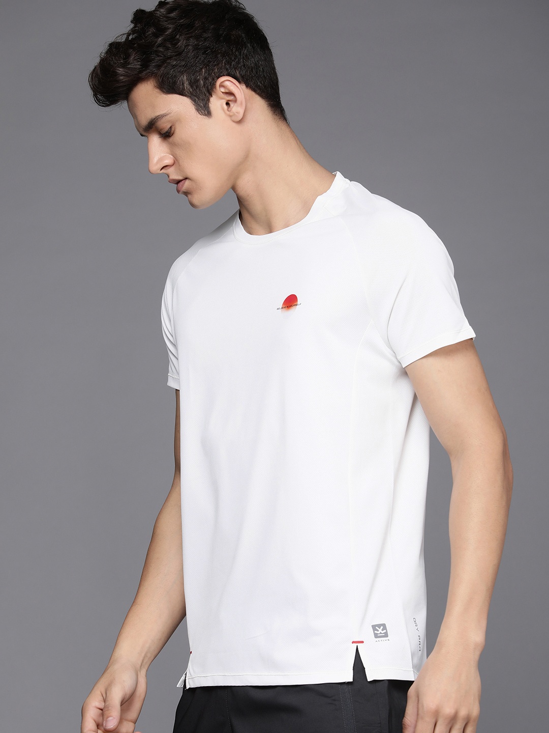 

WROGN ACTIVE Men White Self-Design Slim Fit T-shirt