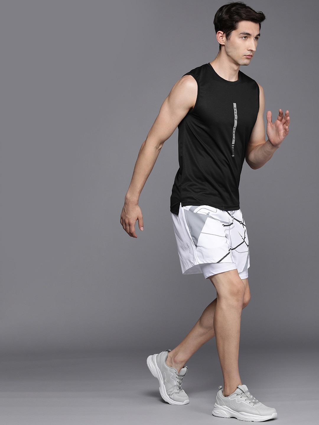 

WROGN ACTIVE Men Black Typography Printed Slim Fit T-shirt