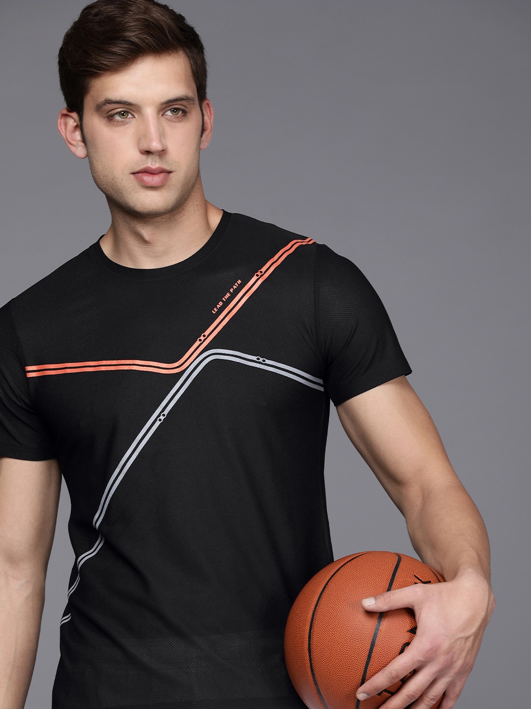 

WROGN ACTIVE Men Black Striped Basketball T-shirt