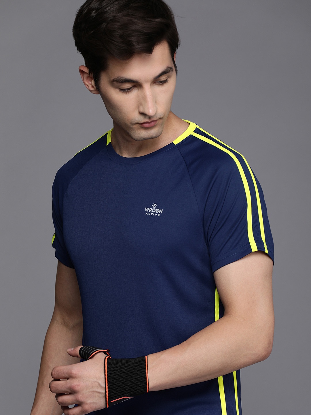 

WROGN ACTIVE Men Navy Blue Slim Fit T-shirt