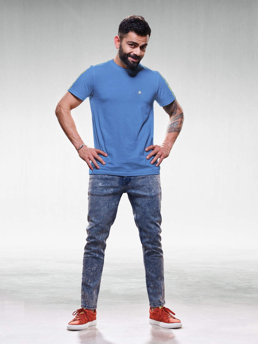 

WROGN Men Blue Slim Fit T-shirt
