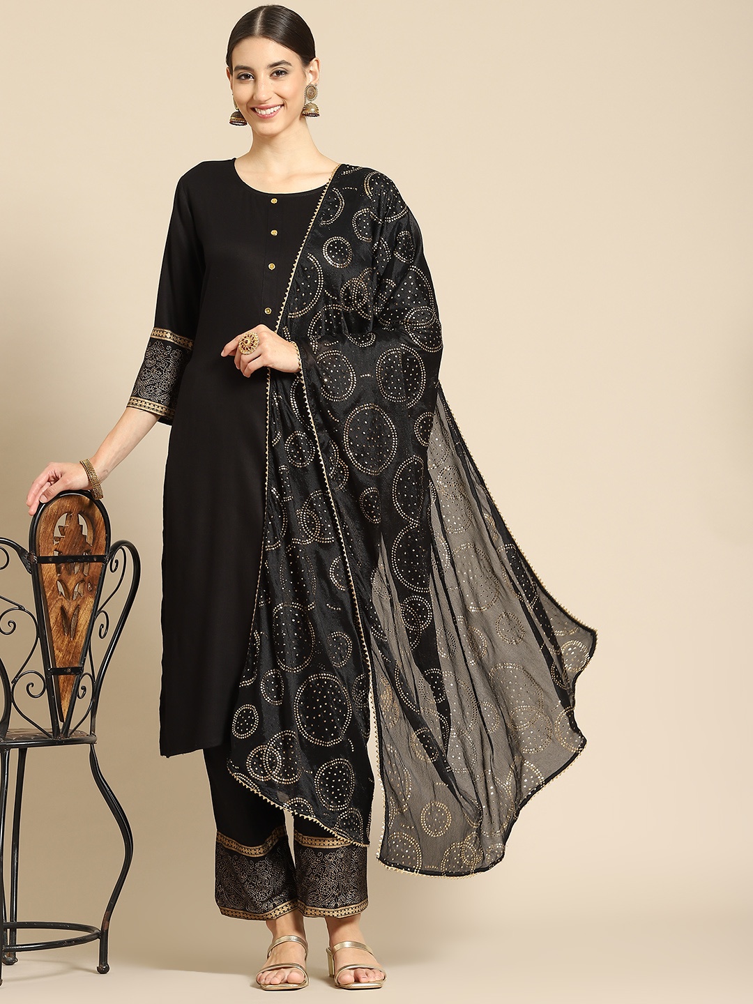 

Saadgi Black & Gold-Toned Mukaish Handwork Gotta Patti Dupatta