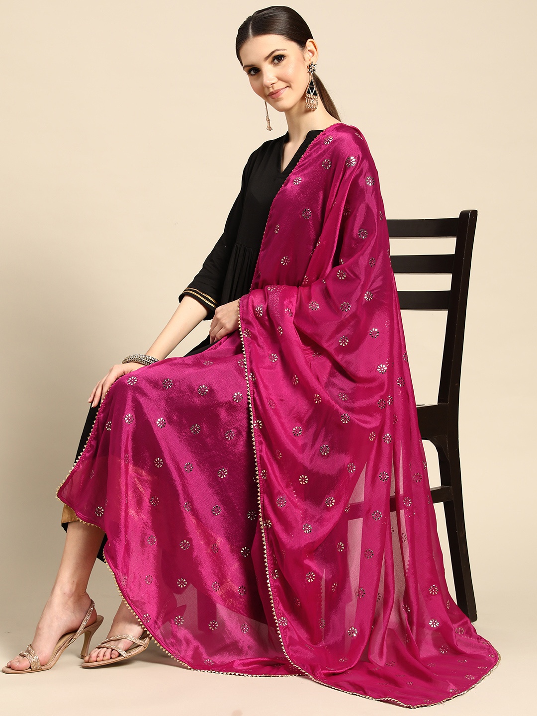 

Saadgi Burgundy & Golden Floral Mukaish Work Gotta Patti Dupatta