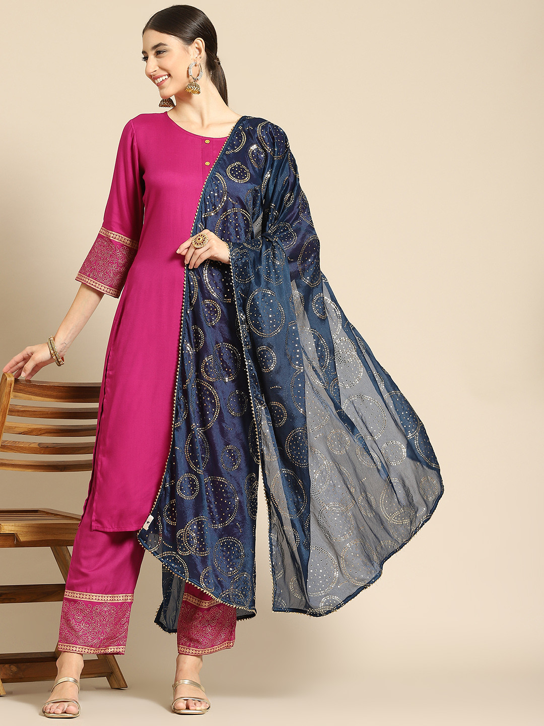 

Saadgi Teal Blue & Gold-Toned Ethnic Motifs Printed Dupatta with Mukaish