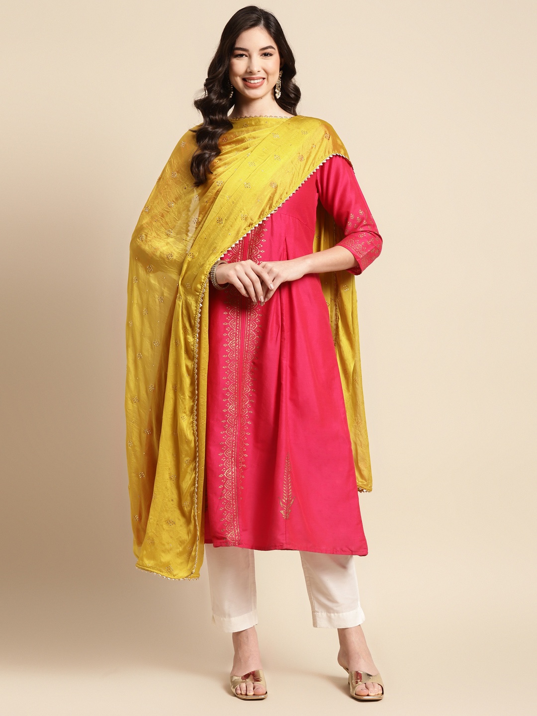 

Saadgi Yellow & Golden Mukaish Handwork Dupatta With Gotta Patti