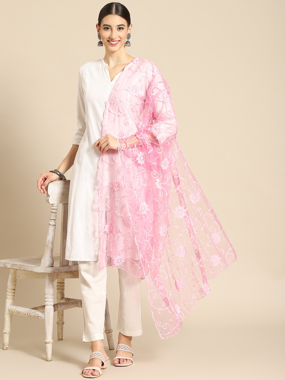 

Saadgi Pink Ethnic Motifs Embroidered Dupatta with Chikankari