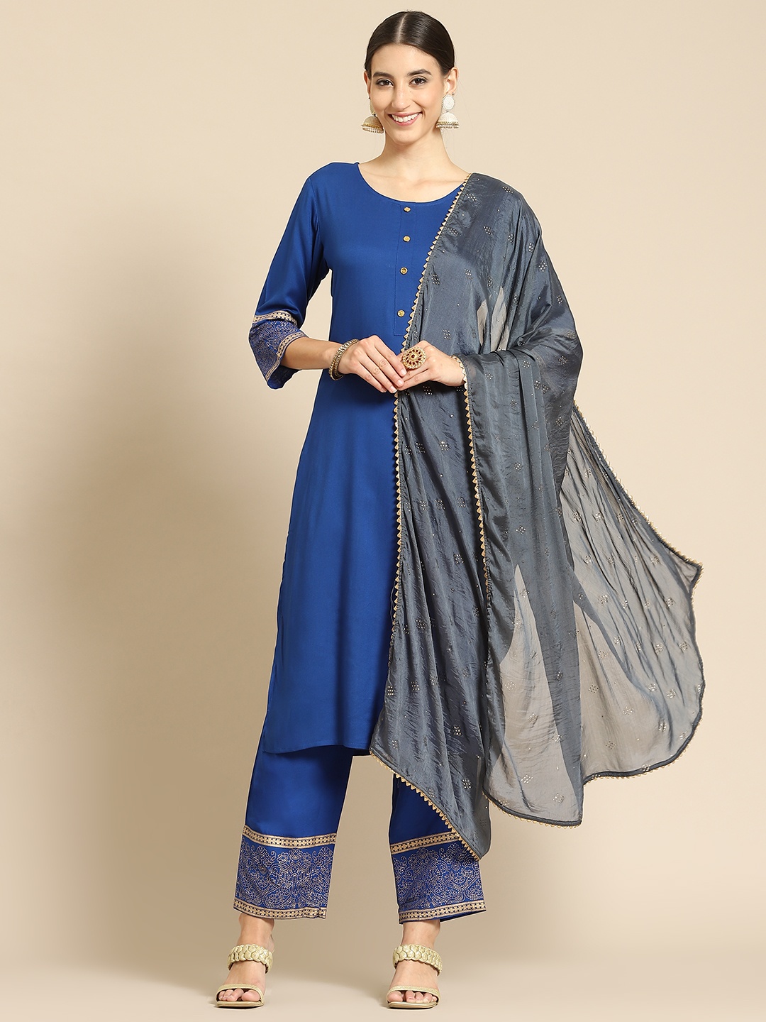 

Saadgi Grey Mukaish Handwork Gotta Patti Dupatta