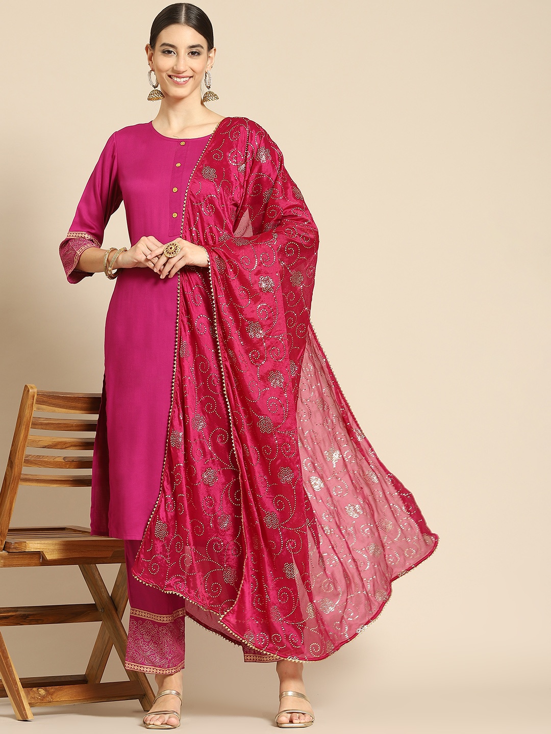 

Saadgi Burgundy & Golden Ethnic Motifs Gotta Patti Dupatta with Mukaish