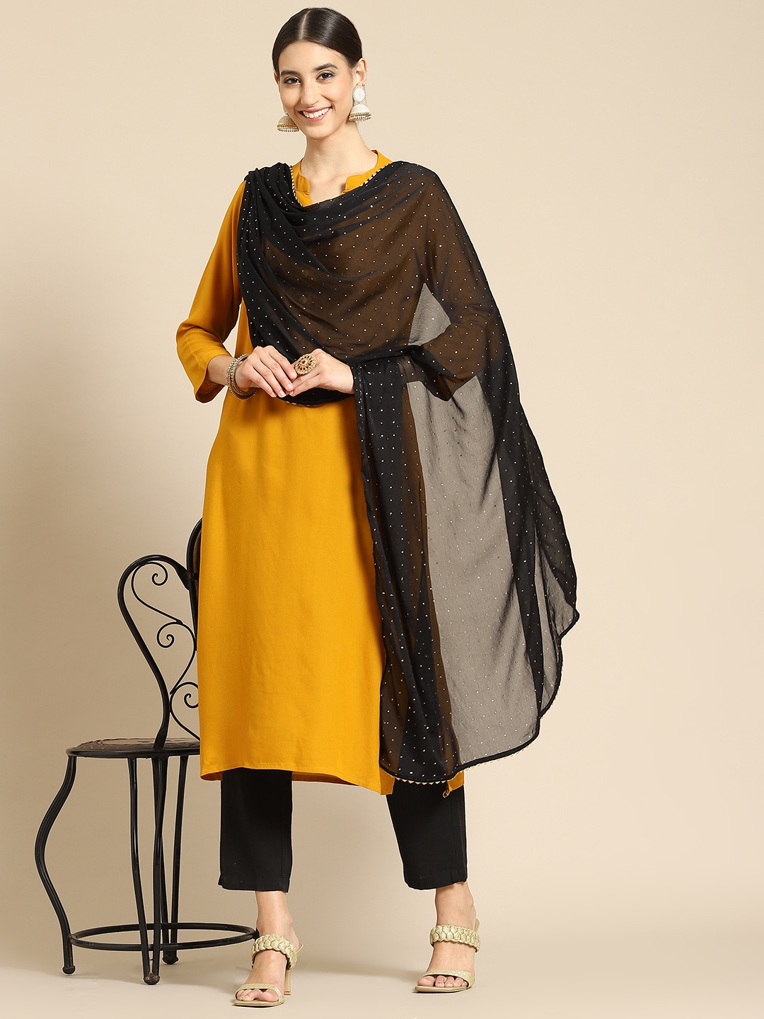 

Saadgi Black & Gold-Toned Mukaish Hand Work Gotta Patti Dupatta