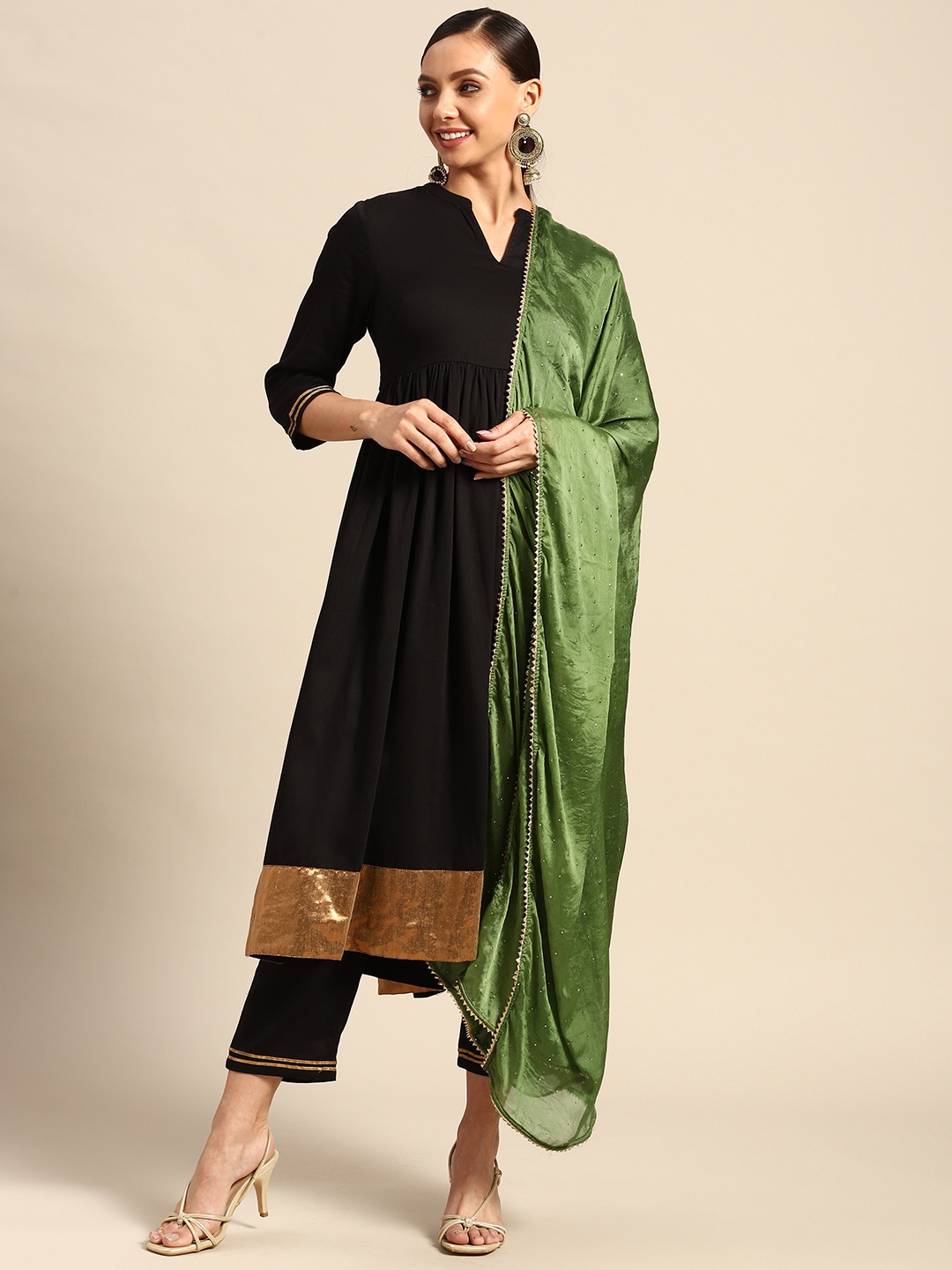

Saadgi Green Mukaish Handwork Gotta Patti Dupatta