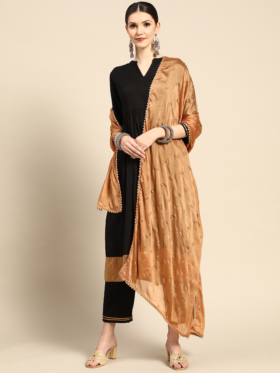

Saadgi Brown & Golden Mukaish Work Gotta Patti Dupatta