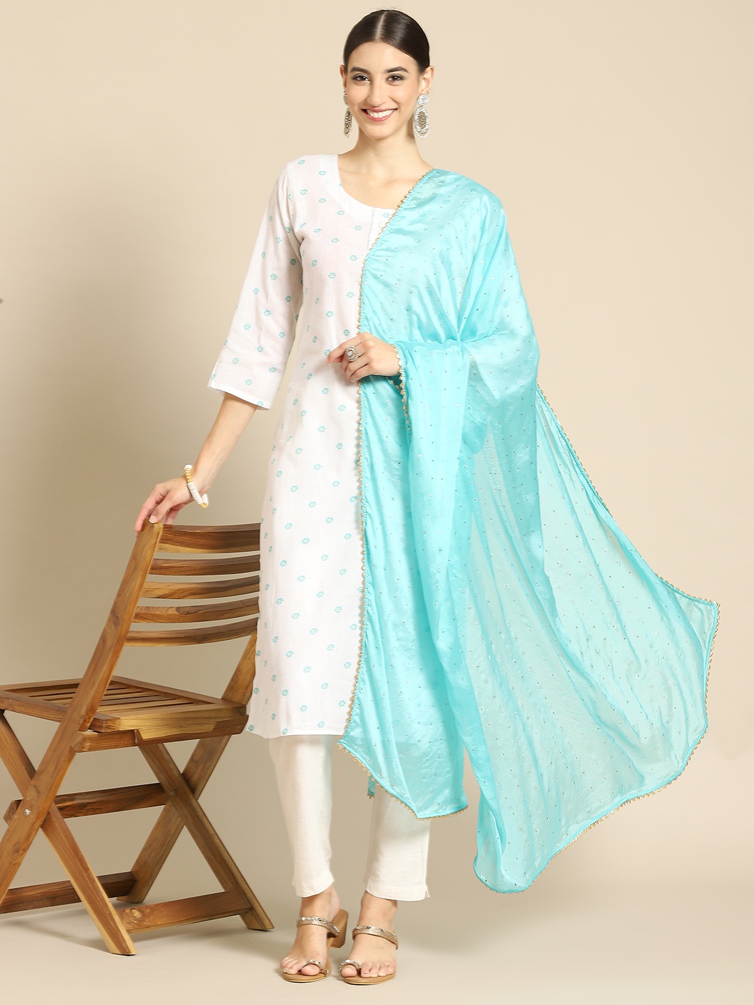 

Saadgi Sea Green & Golden Mukaish Handwork Dupatta With Gotta Patti