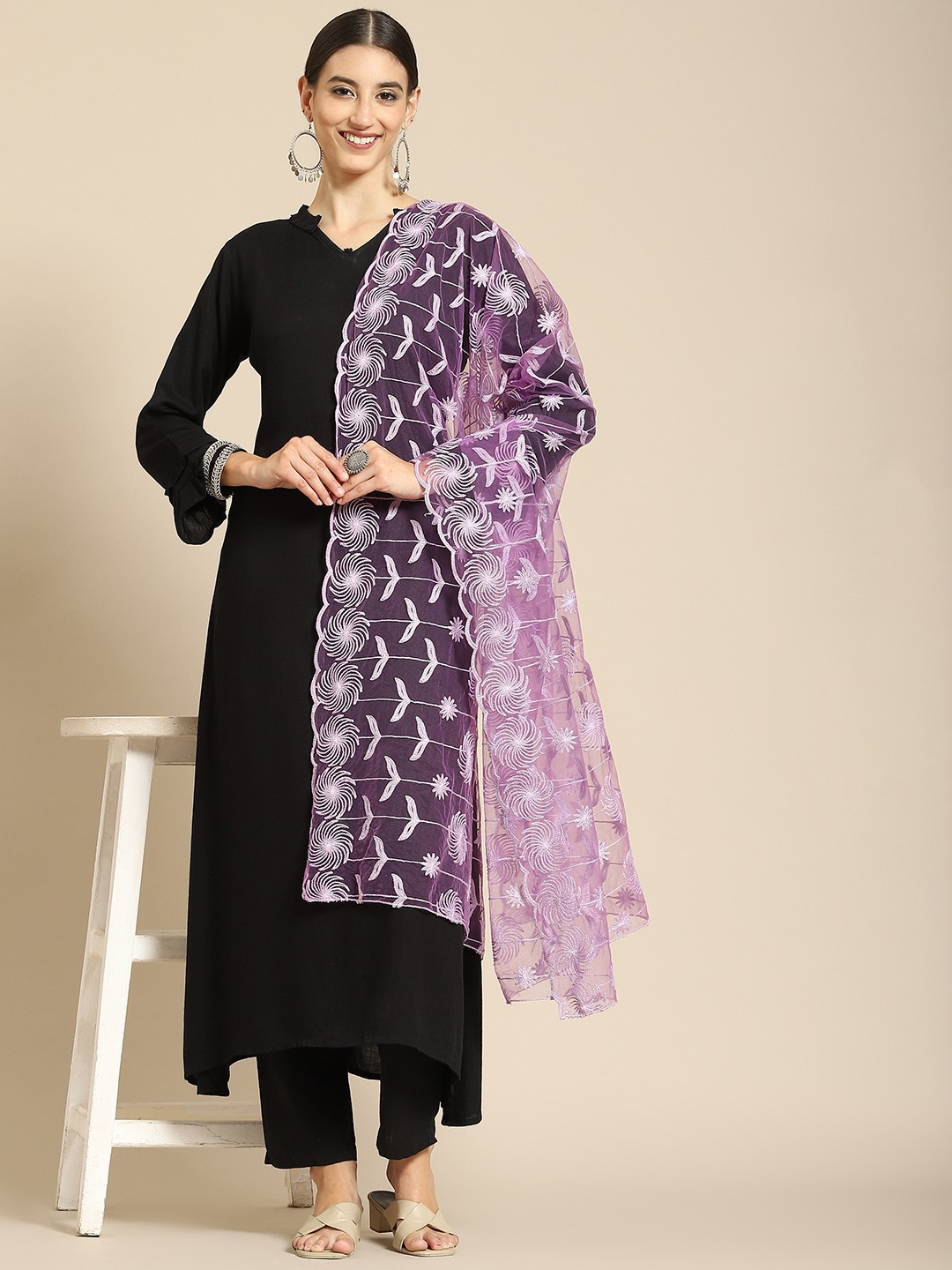 

Saadgi Mauve Ethnic Motifs Embroidered Dupatta with Chikankari