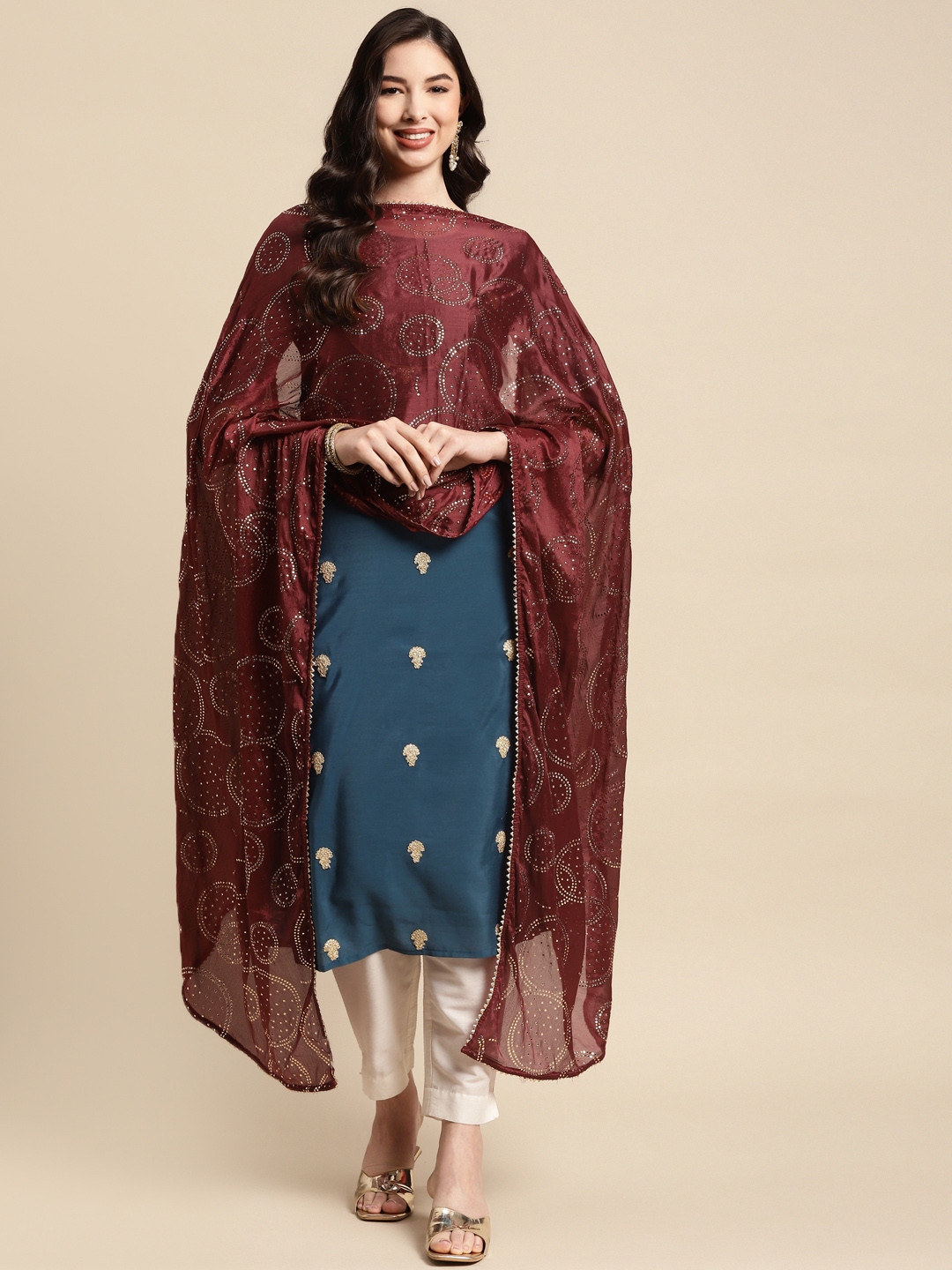 

Saadgi Maroon & Golden Ethnic Motifs Gotta Patti Dupatta with Mukaish