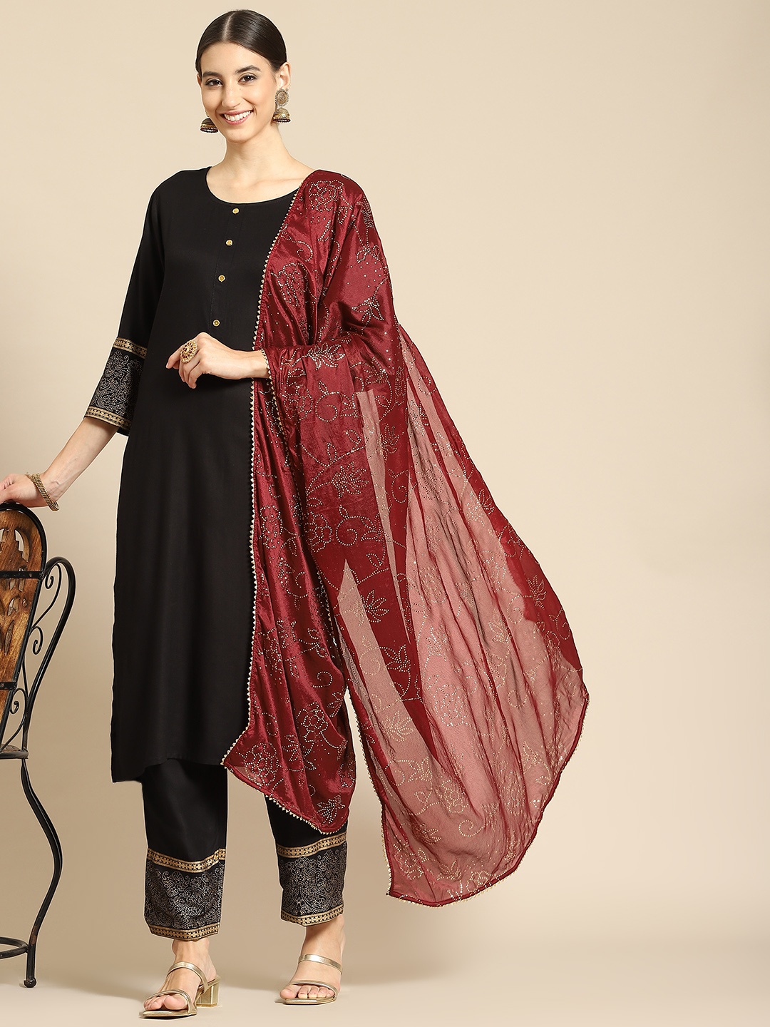 

Saadgi Maroon & Gold-Toned Ethnic Motifs Woven Design Dupatta with Mukaish