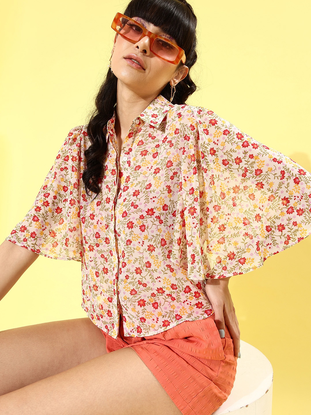 

EVERYDAY by ANI Beige & Red Floral Print Flared Sleeves Shirt Style Top