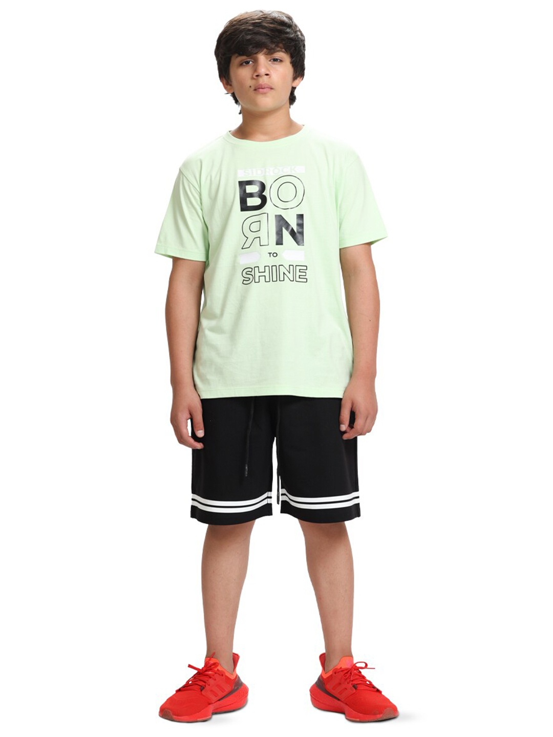 

SIDROCK Boys Green & Black Printed T-shirt With Shorts