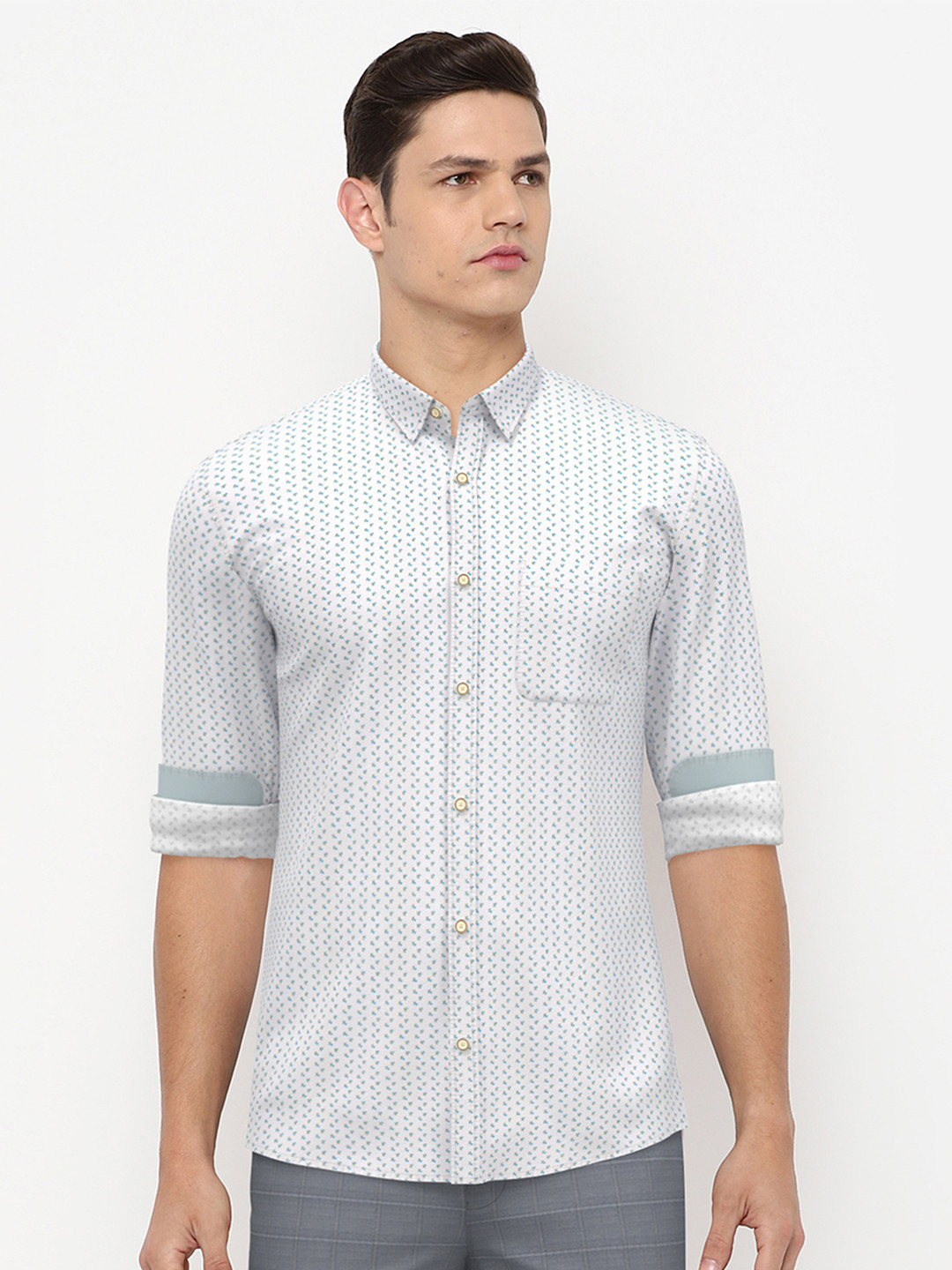 

Peter England Men White & Blue Printed Slim Fit Casual Shirt