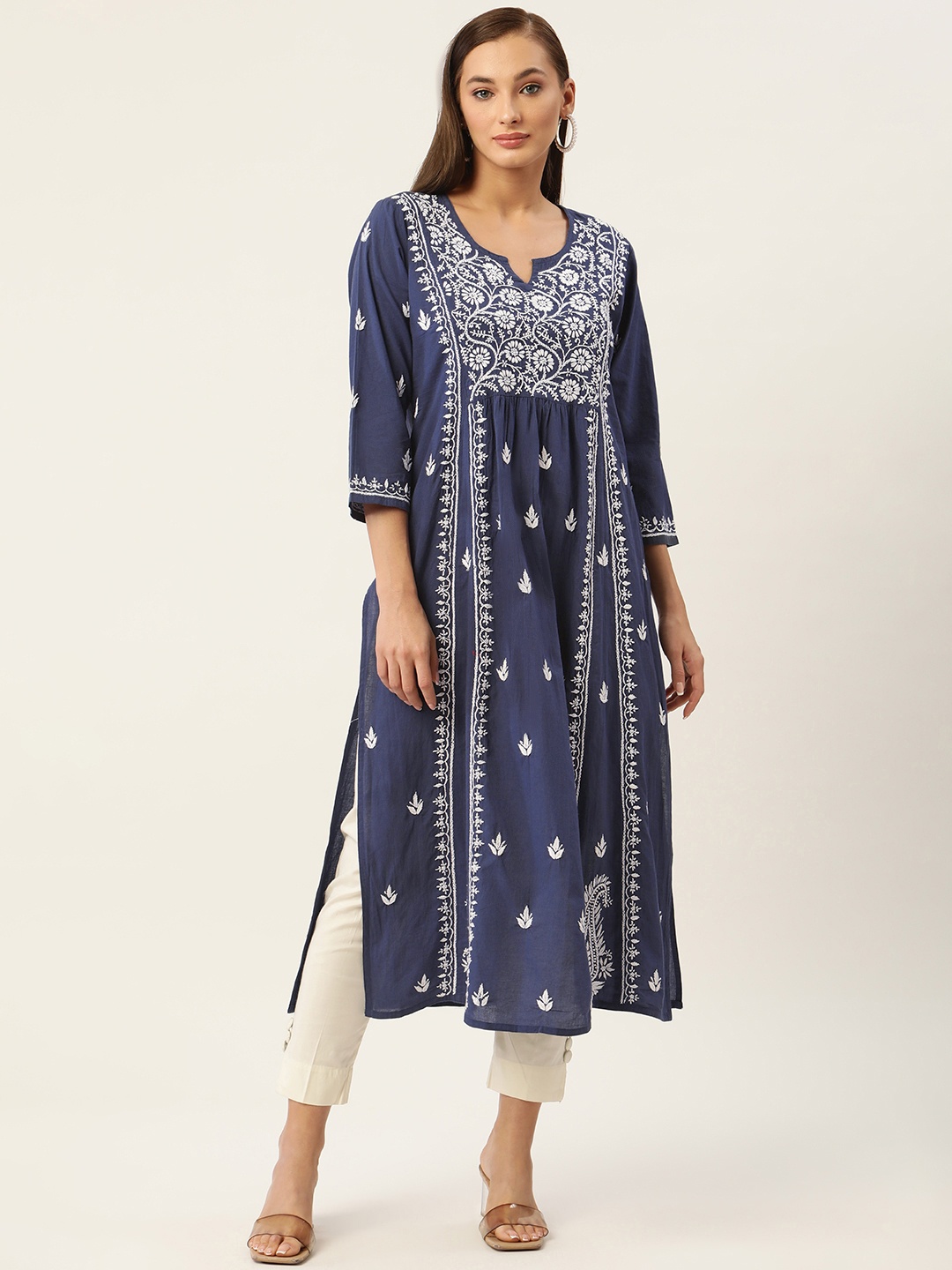 

HOUSE OF KARI Women Blue & White Cotton Chikankari Embroidered Kurta