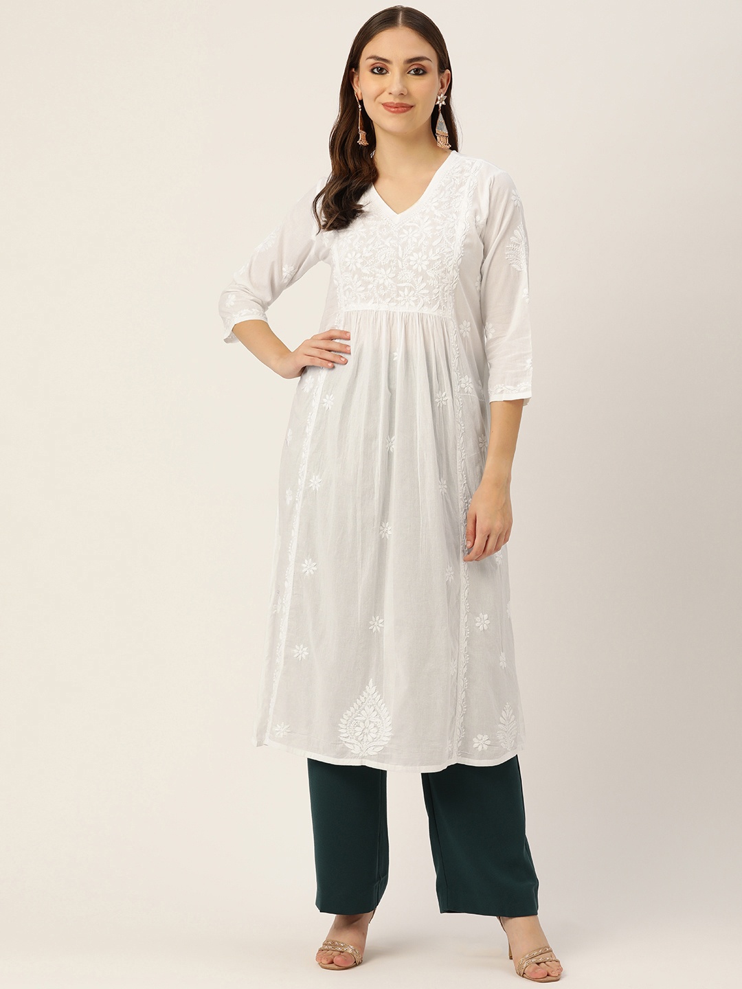 

HOUSE OF KARI Women White Cotton Chikankari Embroidered Kurta
