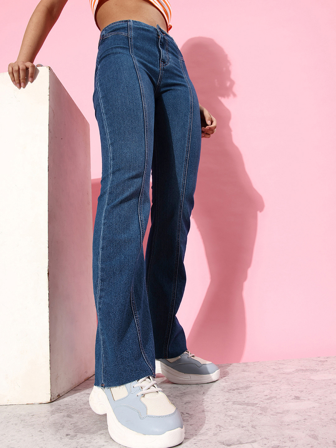 

The Roadster Lifestyle Co. Women Skinny Fit High-Rise Light Fade Stretchable Jeans, Blue